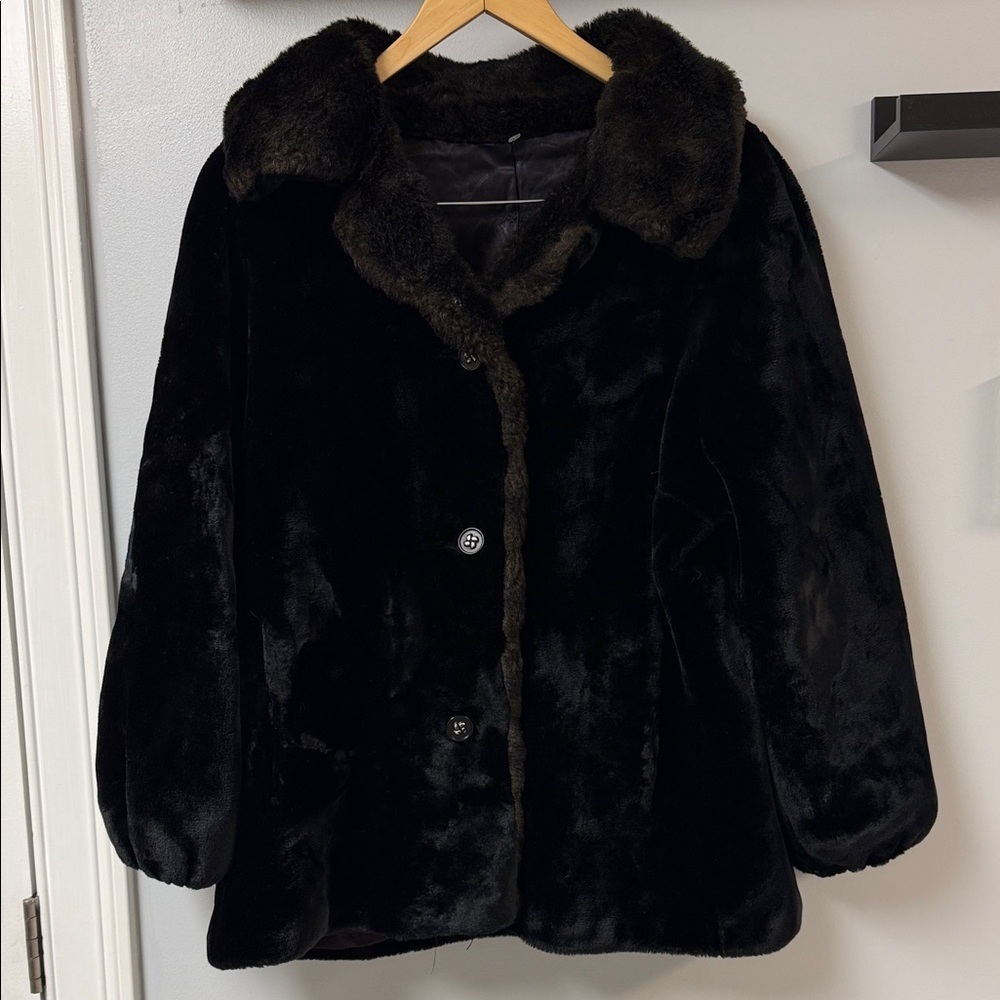 Vintage Ultra-Seal Sportowne Faux Fur Women’s Coat